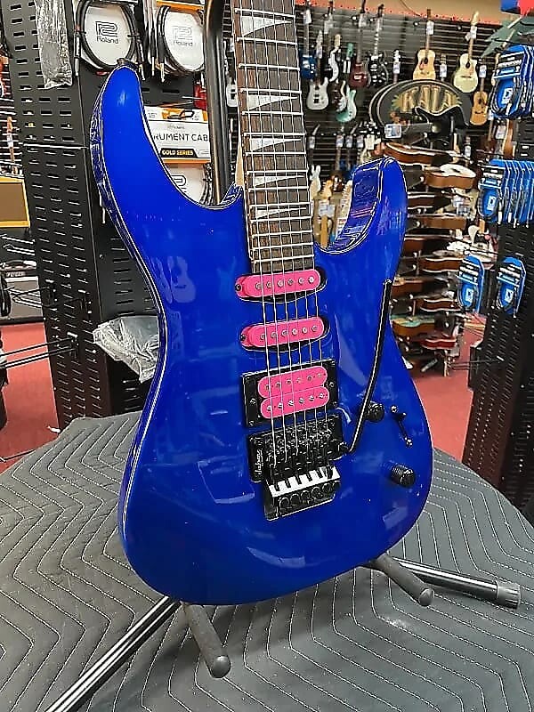 Dinky DK3XR HSS серии Jackson X, накладка на гриф Laurel, синий кобальт X Series Dinky DK3XR HSS, Laurel Fingerboard, Cobalt Blue
Dinky DK3XR HSS серии Jackson X, накладка на гриф Laurel, синий кобальт X Series Dinky DK3XR HSS, Laurel Fingerboard, Cobalt Blue