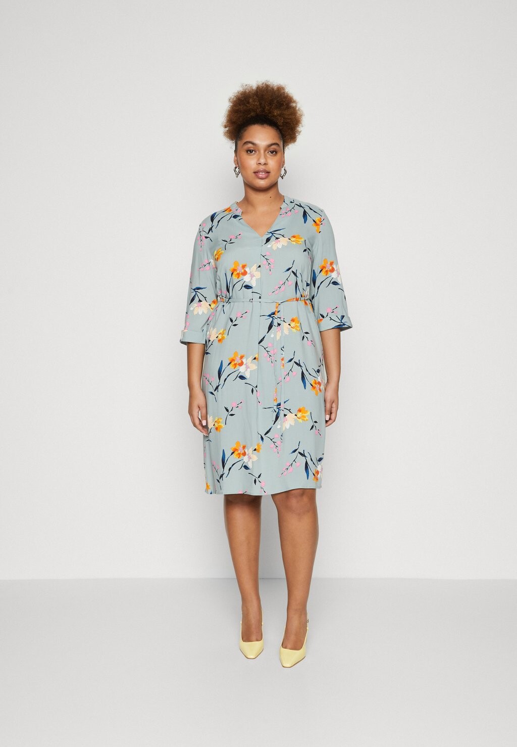 Дневное платье CARNOVA LIFE V NECK DRESS ONLY Carmakoma, цвет chinois green
Дневное платье CARNOVA LIFE V NECK DRESS ONLY Carmakoma, цвет chinois green