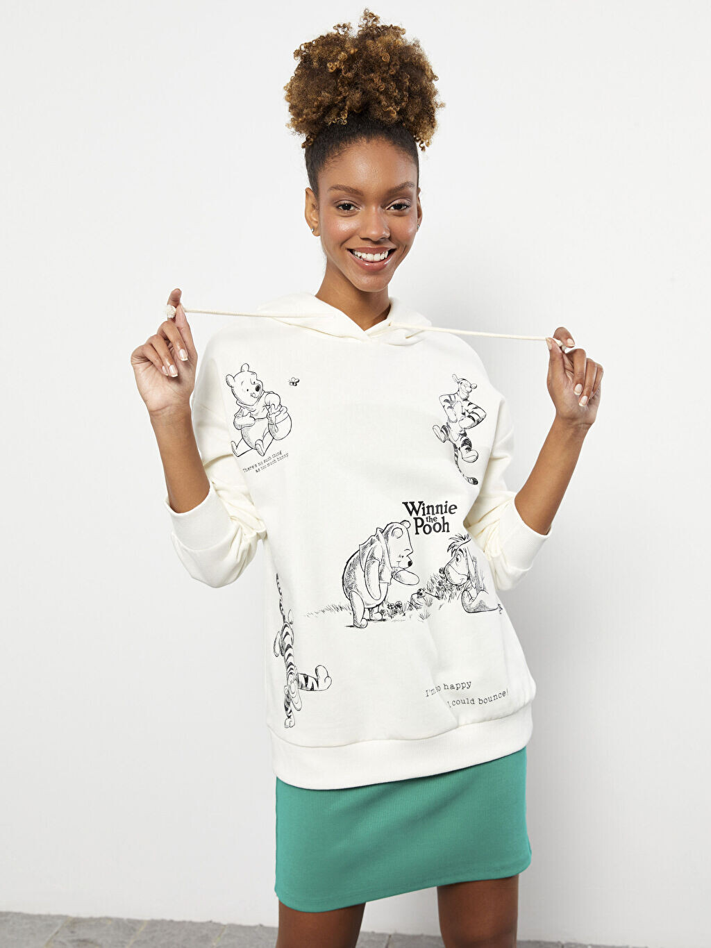 Женская толстовка с капюшоном и принтом Winnie the Pooh с длинным рукавом Oversize Sweatshirt LCW Casual
Женская толстовка с капюшоном и принтом Winnie the Pooh с длинным рукавом Oversize Sweatshirt LCW Casual