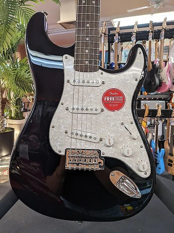 Squier Classic Vibe '70s Stratocaster, гриф Laurel, черный Classic Vibe '70s Stratocaster, Laurel Fingerboard, Black
Squier Classic Vibe '70s Stratocaster, гриф Laurel, черный Classic Vibe '70s Stratocaster, Laurel Fingerboard, Black