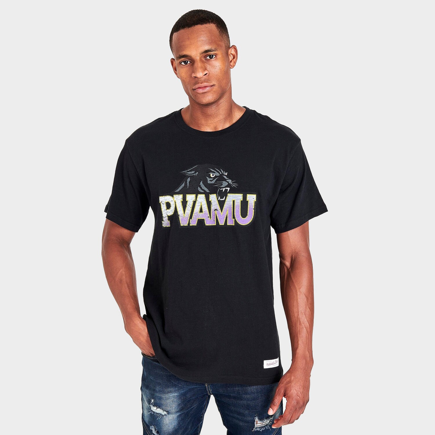 Мужская футболка Mitchell & Ness Prairie View A&M Panthers College с большим логотипом, черный
Мужская футболка Mitchell & Ness Prairie View A&M Panthers College с большим логотипом, черный