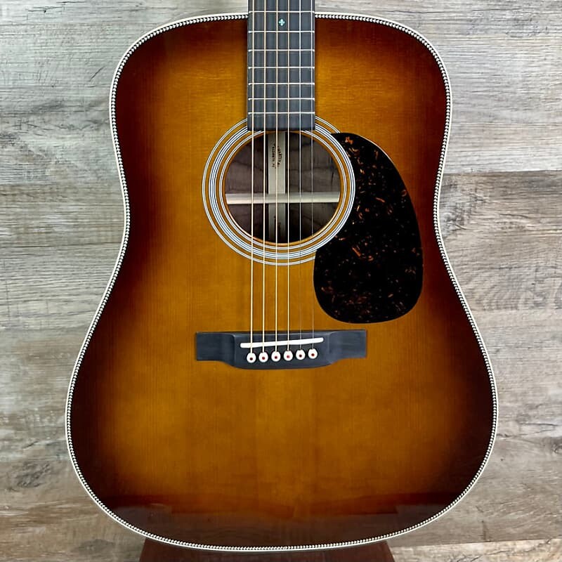 Martin Custom Shop Dread Adirondack/WEIR 1933 Ambertone с футляром Custom Shop Dread Adirondack/WEIR w/case
Martin Custom Shop Dread Adirondack/WEIR 1933 Ambertone с футляром Custom Shop Dread Adirondack/WEIR w/case
