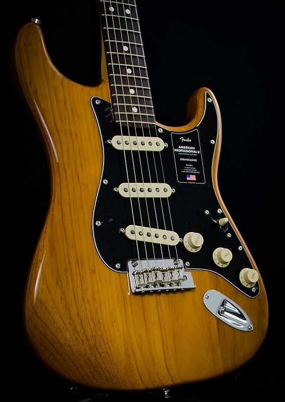 Fender American Professional II Stratocaster RW из жареной сосны с футляром American Professional II Stratocaster RW in Roasted Pine w/Case
Fender American Professional II Stratocaster RW из жареной сосны с футляром American Professional II Stratocaster RW in Roasted Pine w/Case