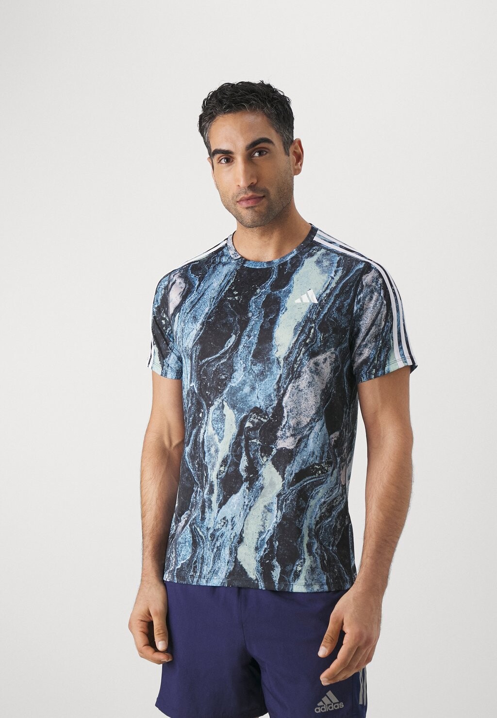 Футболка с принтом TEE adidas Performance, цвет semi blue burst/black/putty mauve/semi green spark
Футболка с принтом TEE adidas Performance, цвет semi blue burst/black/putty mauve/semi green spark