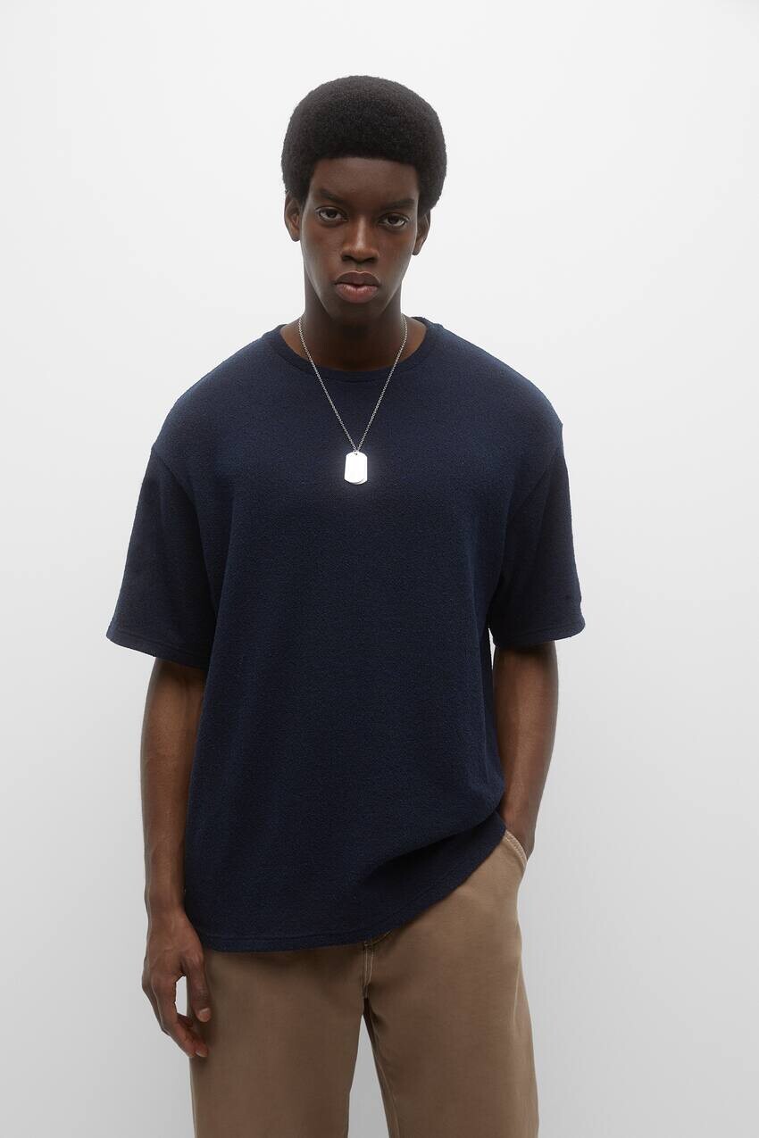 Текстурированная трикотажная футболка с короткими рукавами Pull&Bear, военно-морской
Текстурированная трикотажная футболка с короткими рукавами Pull&Bear, военно-морской