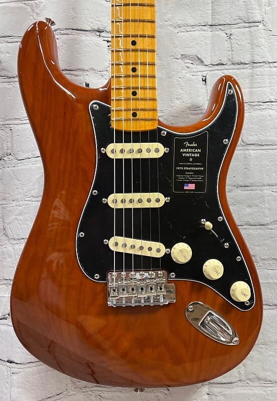 Гитара Fender American Vintage II 1973 Mocha Stratocaster с футляром — 7,7 фунта AVII73STRATMNMOC
Гитара Fender American Vintage II 1973 Mocha Stratocaster с футляром — 7,7 фунта AVII73STRATMNMOC