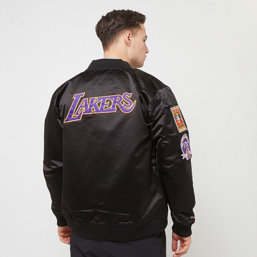 Куртка NBA Lightweight Satin Bomber Los Angeles Lakers Mitchell & Ness, цвет Black
Куртка NBA Lightweight Satin Bomber Los Angeles Lakers Mitchell & Ness, цвет Black