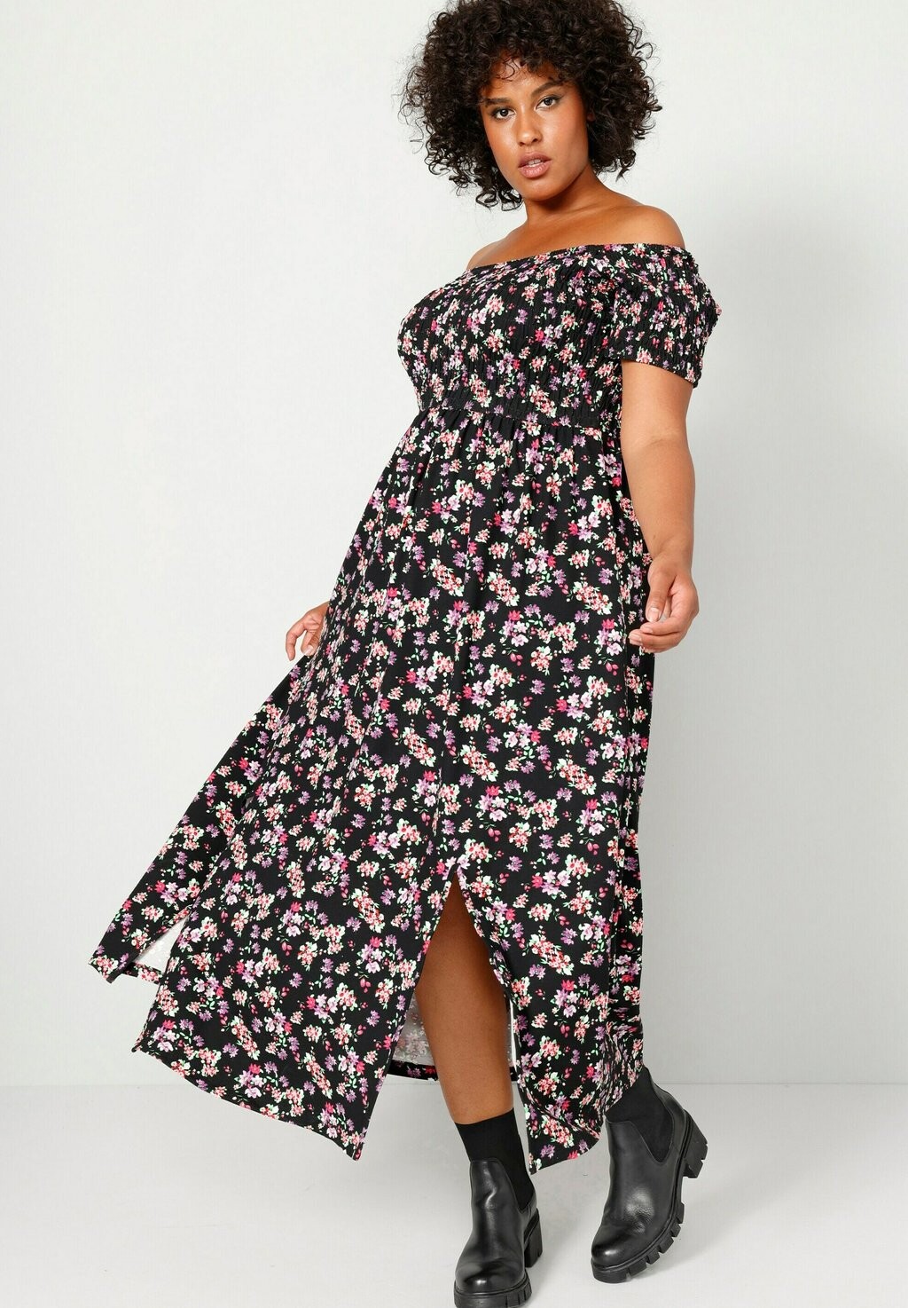 Платье макси A-LINE FLORALES MUSTER CARMEN-AUSSCHNITT ELASTISCHER BÜSTE Angel of Style, цвет schwarz
Платье макси A-LINE FLORALES MUSTER CARMEN-AUSSCHNITT ELASTISCHER BÜSTE Angel of Style, цвет schwarz