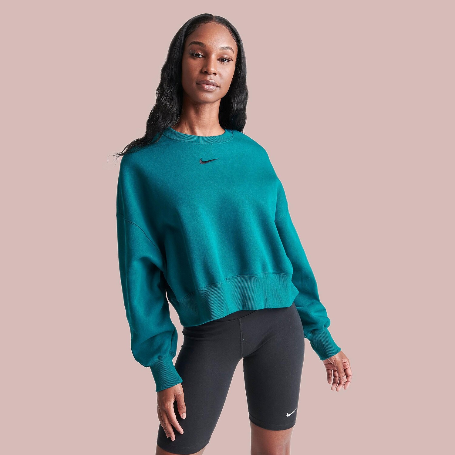 Женский свободный свитшот с круглым вырезом из флиса Nike Sportswear Phoenix, зеленый
Женский свободный свитшот с круглым вырезом из флиса Nike Sportswear Phoenix, зеленый