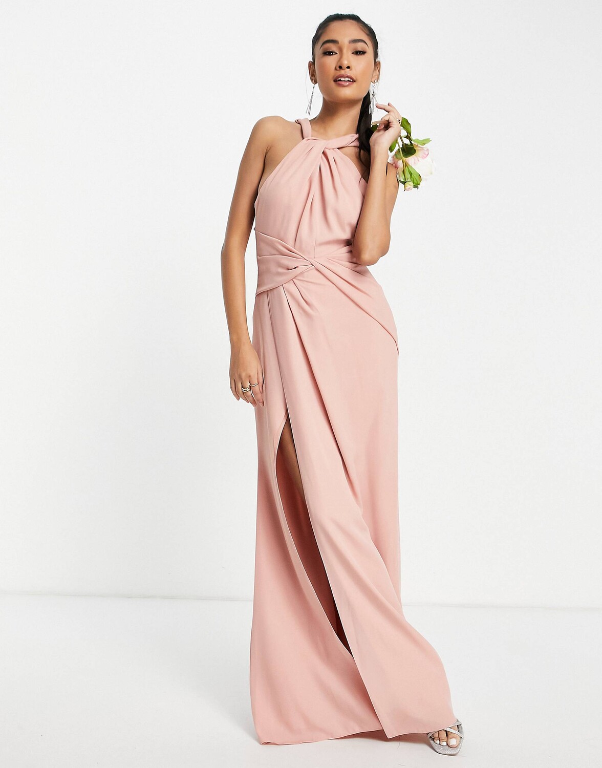 Розовое платье макси с завязками на шее и юбкой со складками ASOS DESIGN Bridesmaid, Розовый
Розовое платье макси с завязками на шее и юбкой со складками ASOS DESIGN Bridesmaid, Розовый