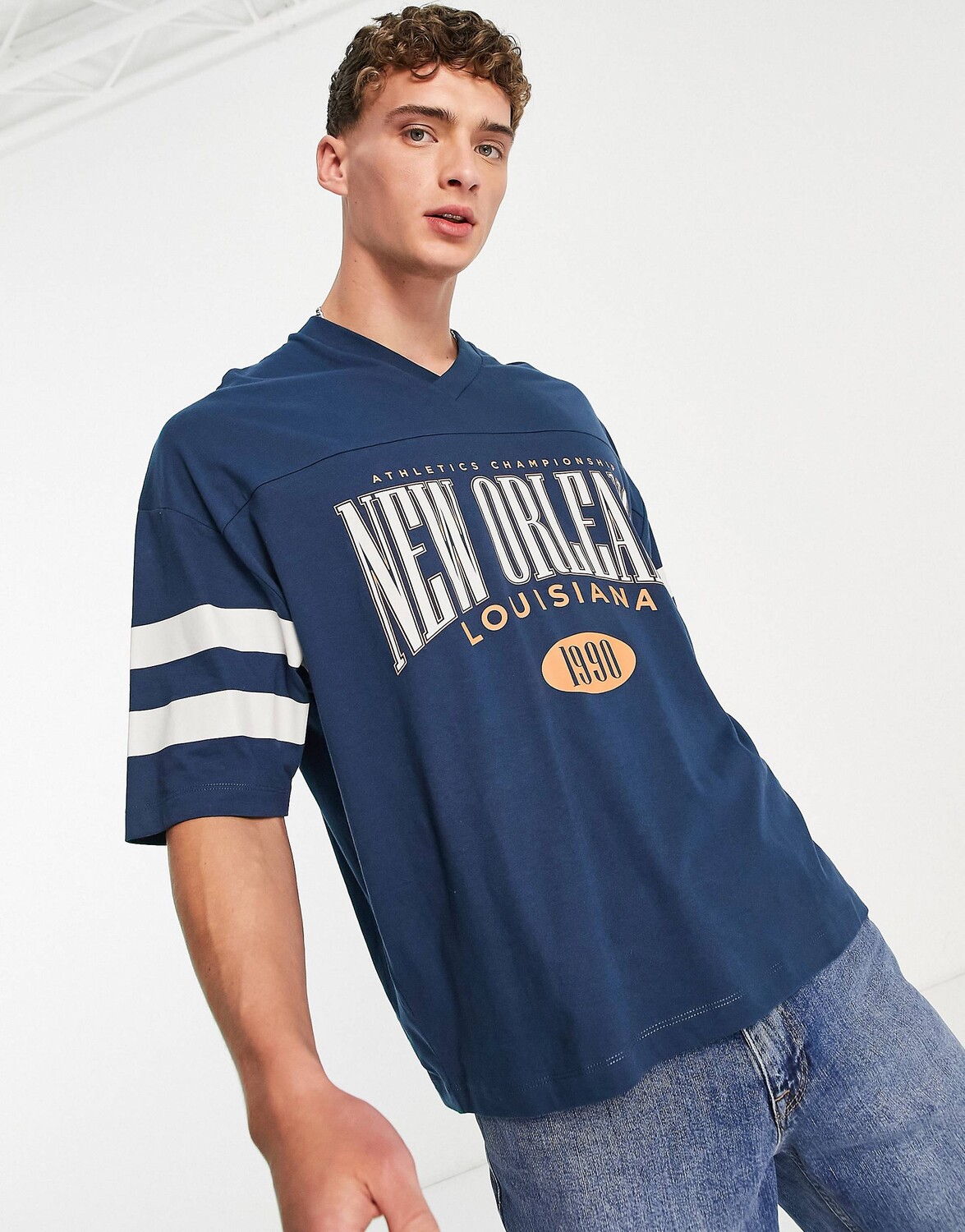 Темно-синяя оверсайз-футболка ASOS DESIGN с контрастными вставками на рукавах и городским принтом ASOS DESIGN
Темно-синяя оверсайз-футболка ASOS DESIGN с контрастными вставками на рукавах и городским принтом ASOS DESIGN