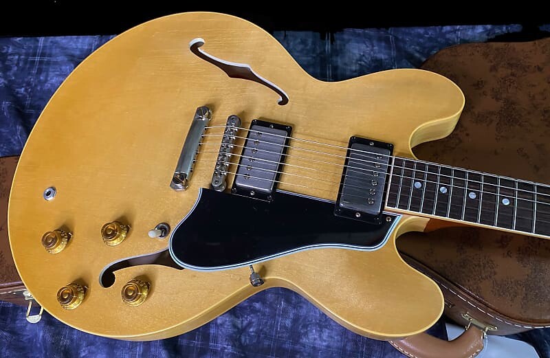 Гитара Gibson Custom 1959 ES-335 Reissue Murphy Lab Ultra Light Aged, натуральный
Гитара Gibson Custom 1959 ES-335 Reissue Murphy Lab Ultra Light Aged, натуральный
