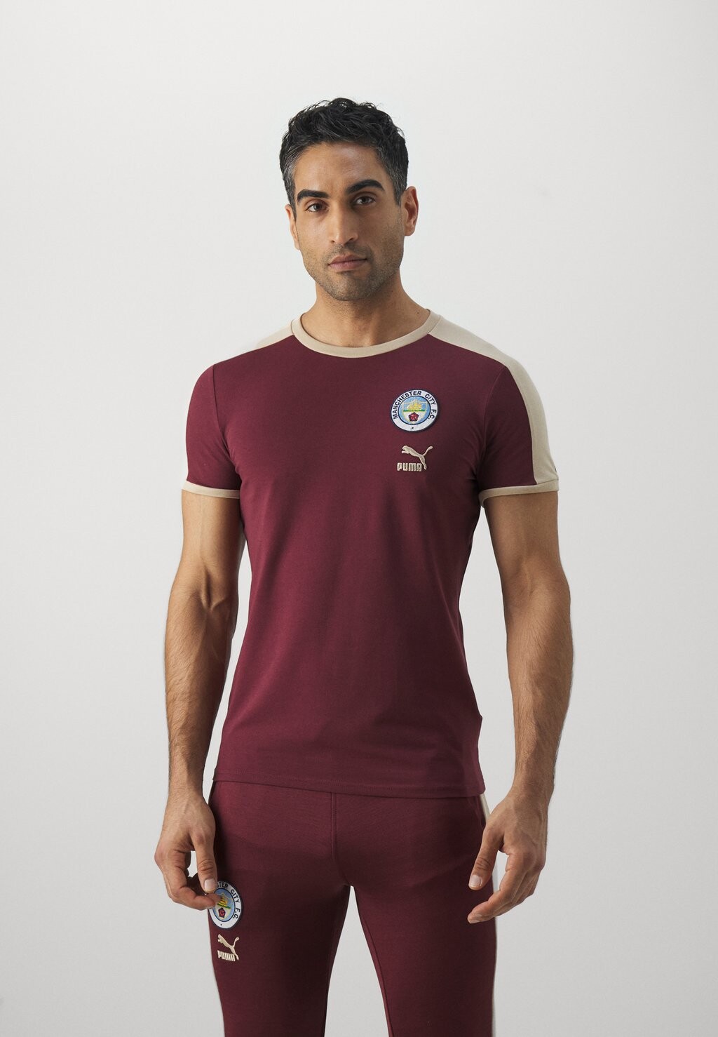 Футболка с символикой MANCHESTER CITY FTBLHERITAGE TEE Puma, цвет aubergine/granola
Футболка с символикой MANCHESTER CITY FTBLHERITAGE TEE Puma, цвет aubergine/granola