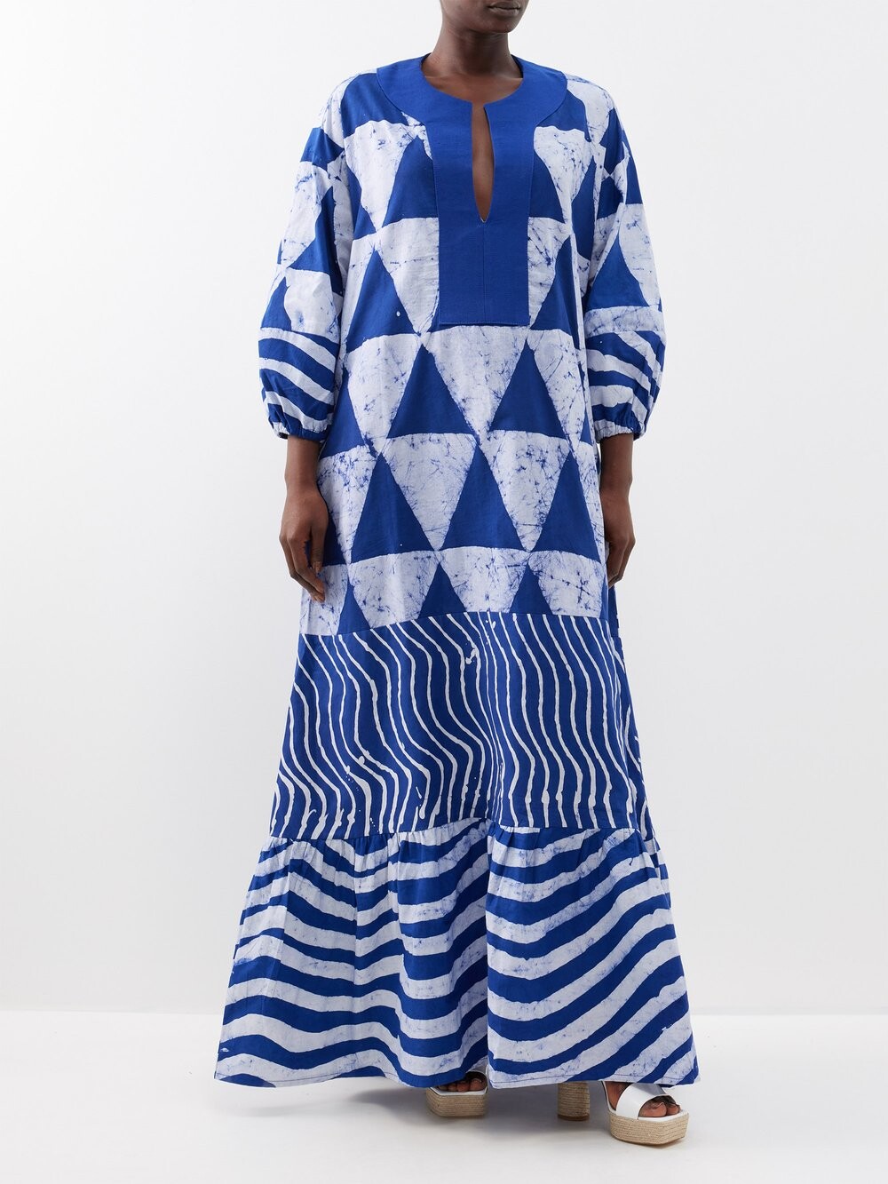 Кафтан из хлопкового поплина, окрашенного в краску x dye lab Anya Hindmarch, синий
Кафтан из хлопкового поплина, окрашенного в краску x dye lab Anya Hindmarch, синий