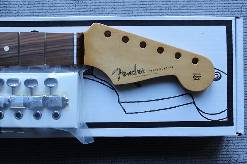 Гриф Fender CS '60s Stratocaster, радиус 7,25 дюйма, винтажные колки # 666 099-1003-921 Fender CS '60s Stratocaster Neck
Гриф Fender CS '60s Stratocaster, радиус 7,25 дюйма, винтажные колки # 666 099-1003-921 Fender CS '60s Stratocaster Neck