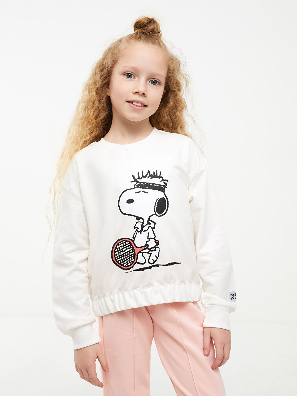 Толстовка с длинными рукавами и принтом Snoopy для девочек с круглым вырезом LCW Kids
Толстовка с длинными рукавами и принтом Snoopy для девочек с круглым вырезом LCW Kids