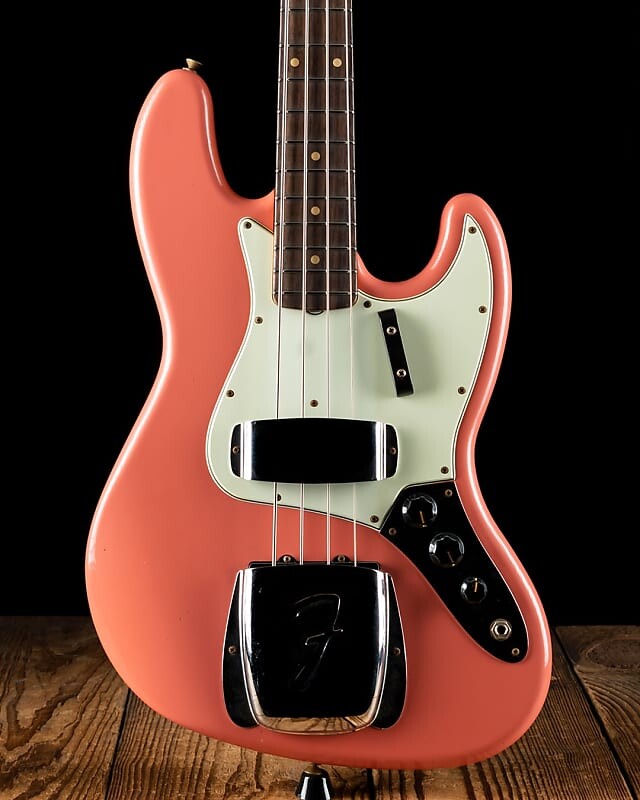 Fender 1964 Journeyman Relic Jazz Bass - Super Faded Aged Tahitian Coral - Бесплатная доставка 9237100904
Fender 1964 Journeyman Relic Jazz Bass - Super Faded Aged Tahitian Coral - Бесплатная доставка 9237100904