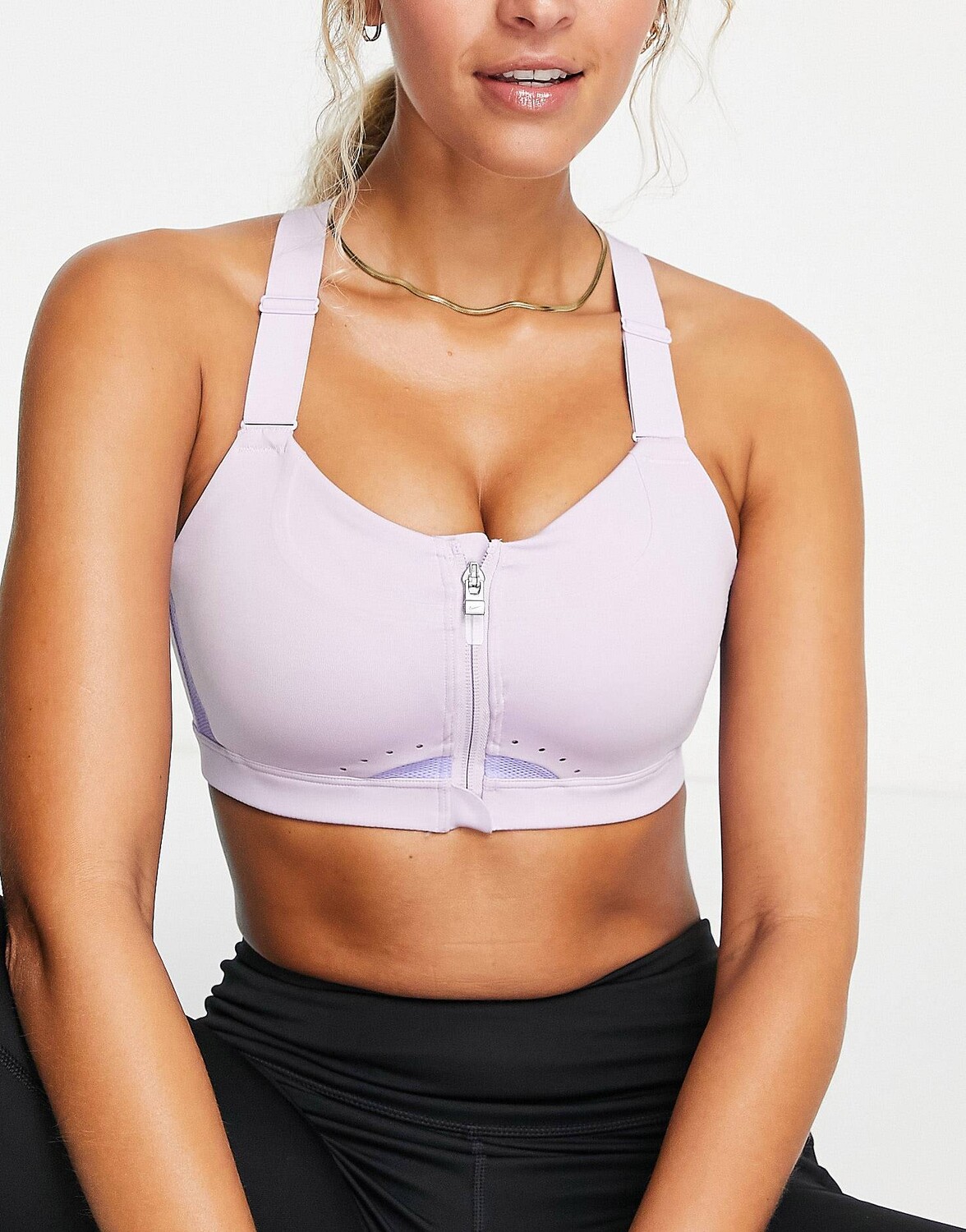 Сиреневый спортивный бюстгальтер с высокой поддержкой Nike Training Alpha Dri-FIT
Сиреневый спортивный бюстгальтер с высокой поддержкой Nike Training Alpha Dri-FIT
