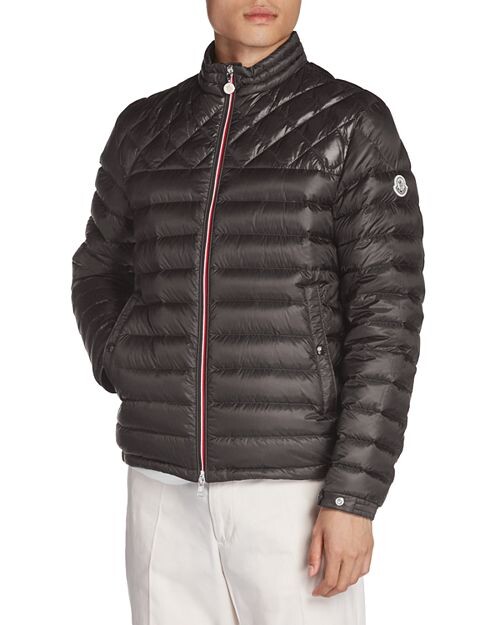 Нейлоновый стеганый пуховик Benamou на молнии на всю длину Moncler, цвет Black
Нейлоновый стеганый пуховик Benamou на молнии на всю длину Moncler, цвет Black