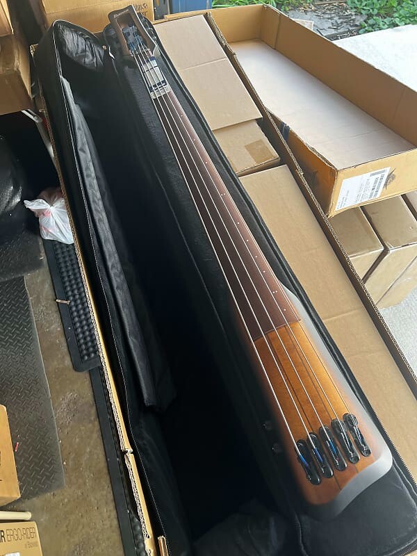 Басс гитара Ibanez Bass Workshop UB805 Upright Bass 5-String - Mahogany Oil Burst
Басс гитара Ibanez Bass Workshop UB805 Upright Bass 5-String - Mahogany Oil Burst
