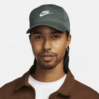 Бейсболка Nike Rise Cap Structured Trucker Cap, цвет Vintage Green/Vintage Green/Light Silver
Бейсболка Nike Rise Cap Structured Trucker Cap, цвет Vintage Green/Vintage Green/Light Silver