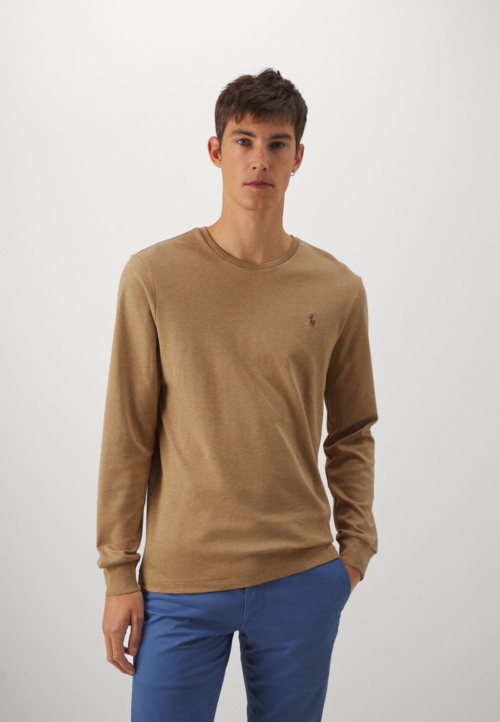 Футболка с длинным рукавом LONG SLEEVE Polo Ralph Lauren, классический вересковый оттенок
Футболка с длинным рукавом LONG SLEEVE Polo Ralph Lauren, классический вересковый оттенок