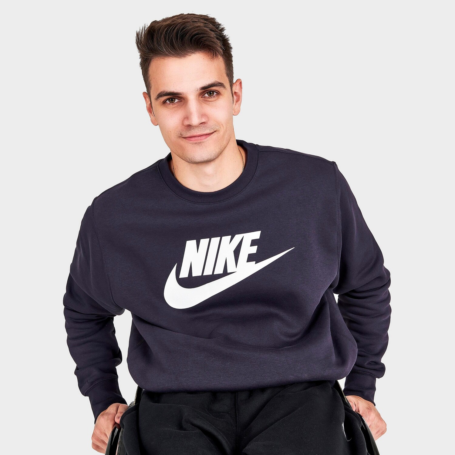 Толстовка Nike Sportswear Club Fleece Futura с круглым вырезом и логотипом, синий
Толстовка Nike Sportswear Club Fleece Futura с круглым вырезом и логотипом, синий