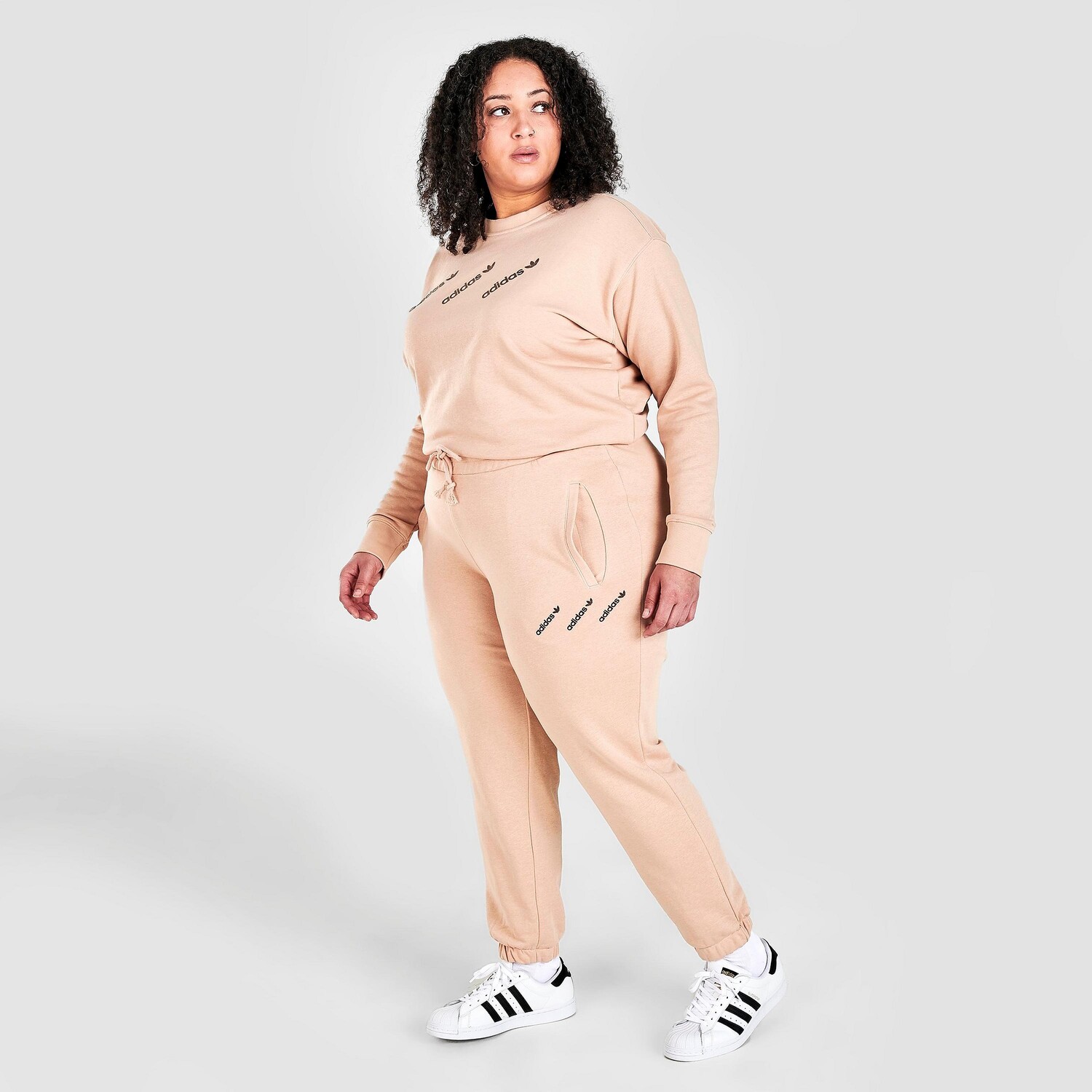 Женские спортивные брюки с тройным логотипом Adidas Originals (большие размеры), бежевый
Женские спортивные брюки с тройным логотипом Adidas Originals (большие размеры), бежевый