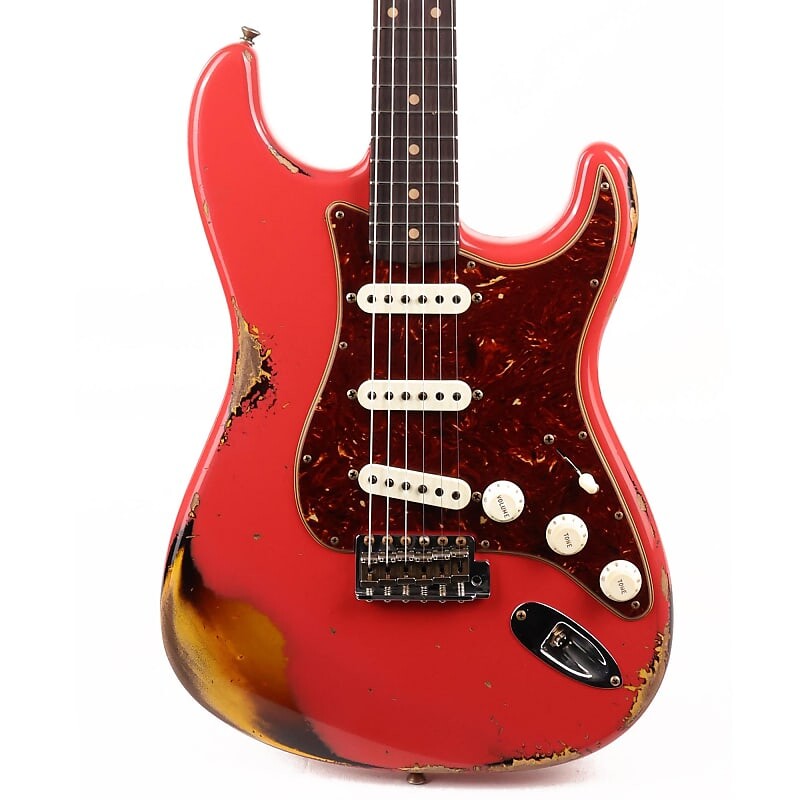 Fender Custom Shop Limited Edition 1961 Stratocaster Heavy Relic Aged Fiesta Red с 3-цветными солнечными лучами
Fender Custom Shop Limited Edition 1961 Stratocaster Heavy Relic Aged Fiesta Red с 3-цветными солнечными лучами