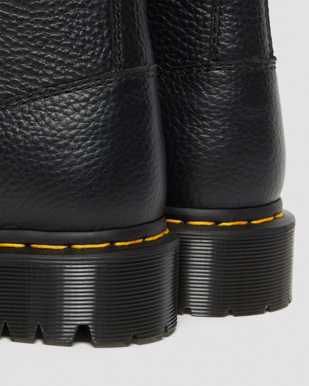 1460 Bex Кожаные ботинки на шнуровке на подкладке из искусственного меха Dr. Martens
1460 Bex Кожаные ботинки на шнуровке на подкладке из искусственного меха Dr. Martens