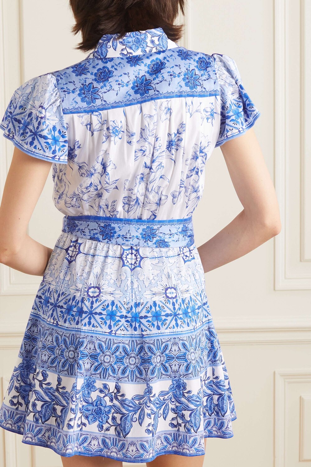 ALICE + OLIVIA Платье мини-рубашка Tiffie из смесового хлопка с принтом и поясом, белый
ALICE + OLIVIA Платье мини-рубашка Tiffie из смесового хлопка с принтом и поясом, белый