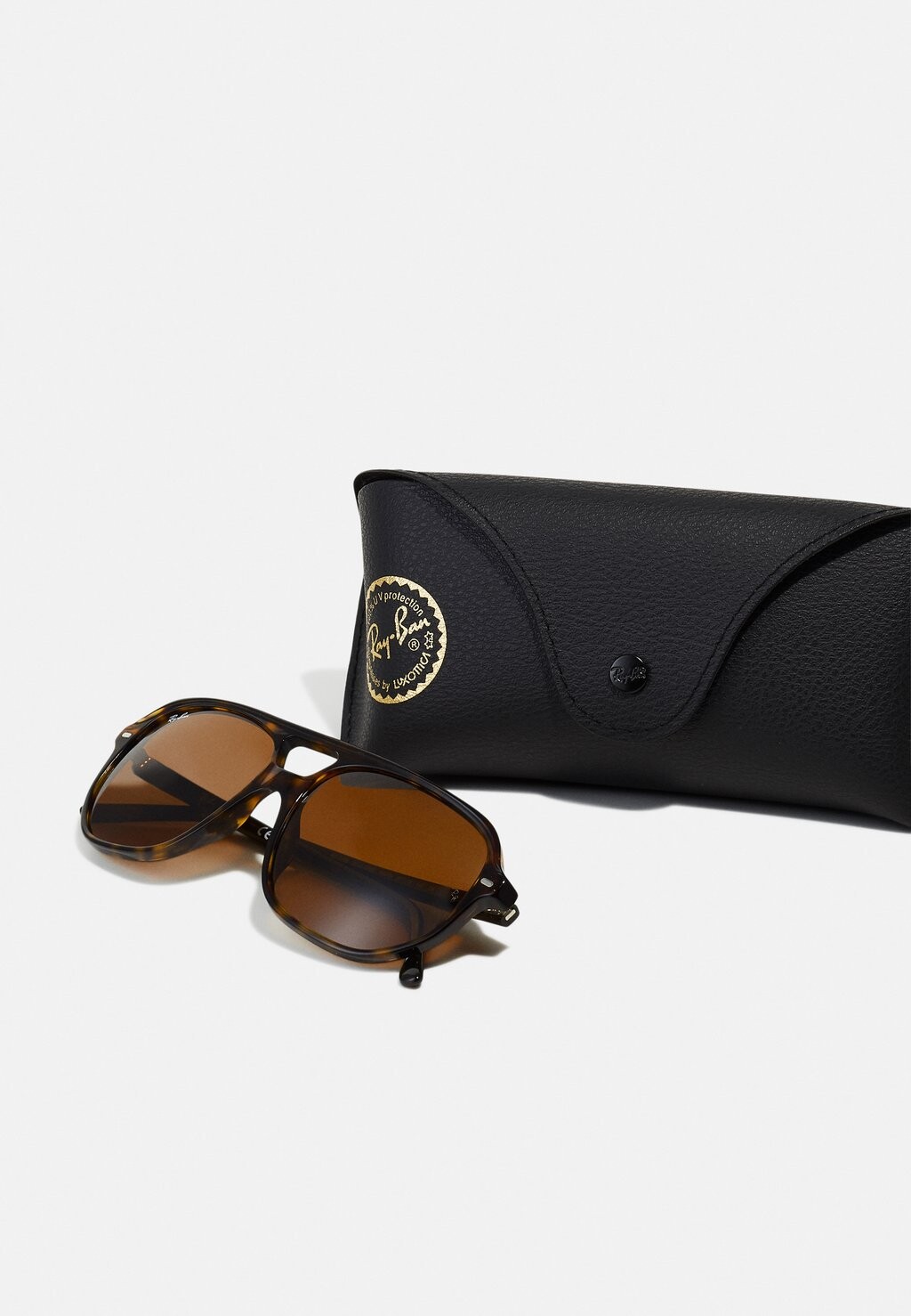 Солнцезащитные очки Bill One Unisex Ray-Ban, коричневый 
Солнцезащитные очки Bill One Unisex Ray-Ban, коричневый