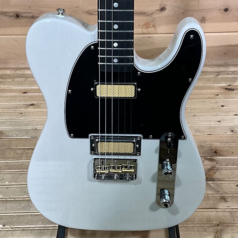 Электрогитара Fender Gold Foil Telecaster — белая блондинка Gold Foil Telecaster Electric Guitar - White Blonde
Электрогитара Fender Gold Foil Telecaster — белая блондинка Gold Foil Telecaster Electric Guitar - White Blonde
