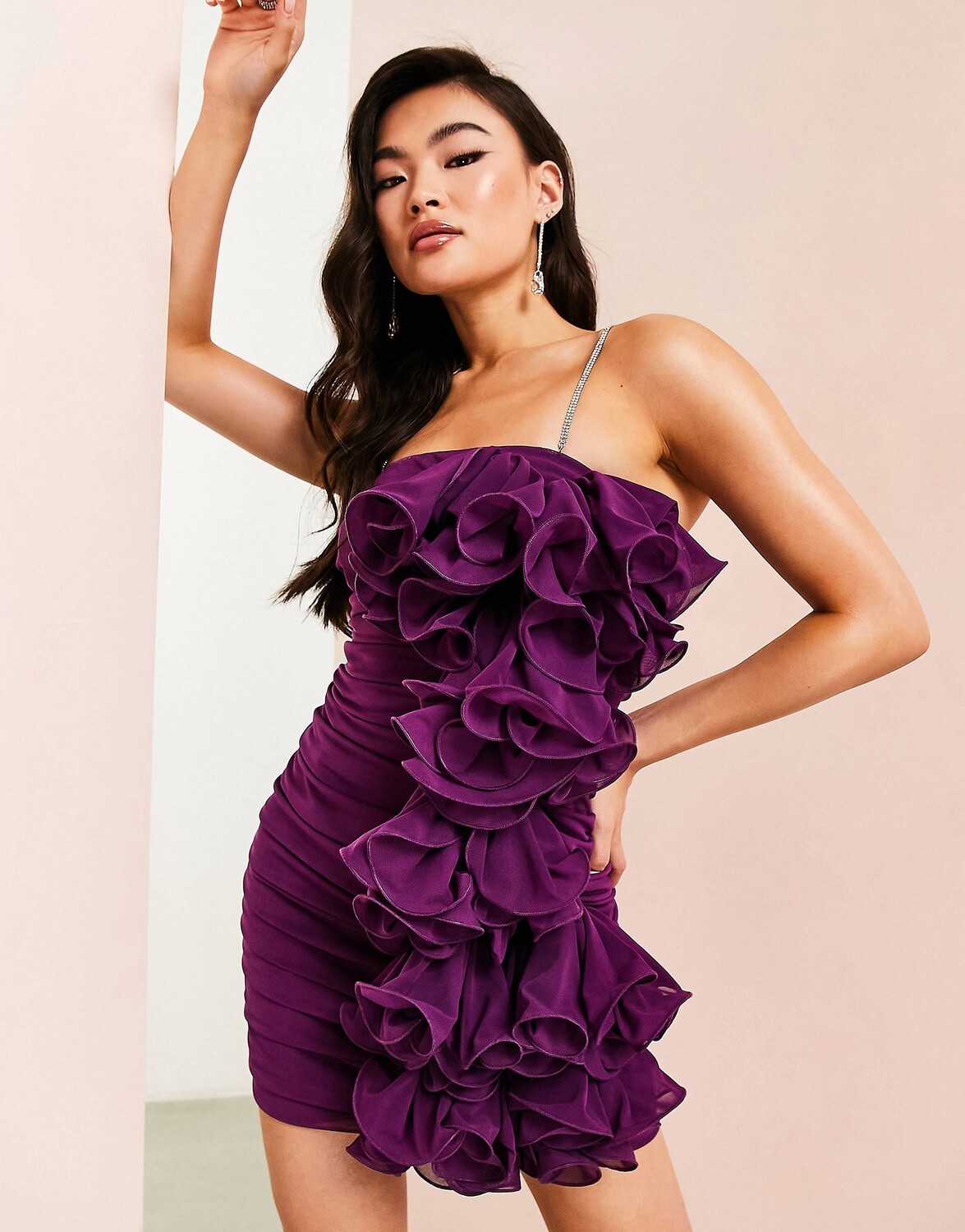 Фиолетовое мини-платье со стразами и рюшами на бретельках ASOS LUXE ASOS LUXE, Фиолетовый
Фиолетовое мини-платье со стразами и рюшами на бретельках ASOS LUXE ASOS LUXE, Фиолетовый