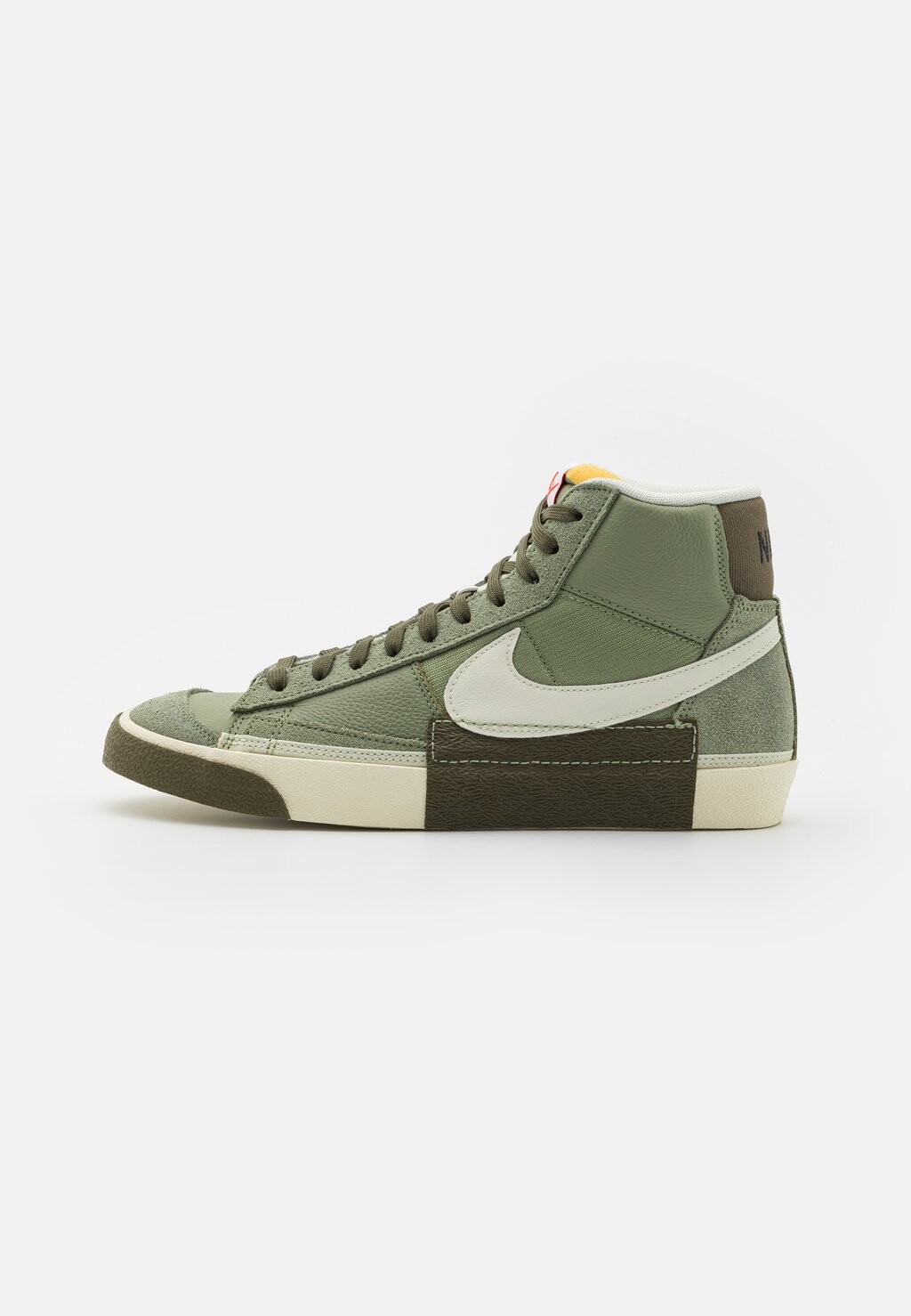 Высокие кроссовки BLAZER MID 77 PRO CLUB Nike, маслянистый зеленый/морское стекло/средне-оливковый/кокосовое молоко/черный/командный оранжевый
Высокие кроссовки BLAZER MID 77 PRO CLUB Nike, маслянистый зеленый/морское стекло/средне-оливковый/кокосовое молоко/черный/командный оранжевый