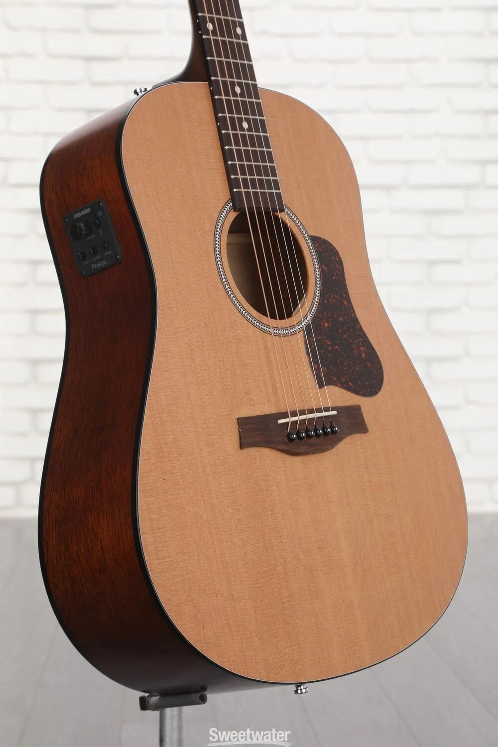 Seagull Guitars S6 Cedar Original Presys II Акустико-электрическая гитара - Natural
Seagull Guitars S6 Cedar Original Presys II Акустико-электрическая гитара - Natural