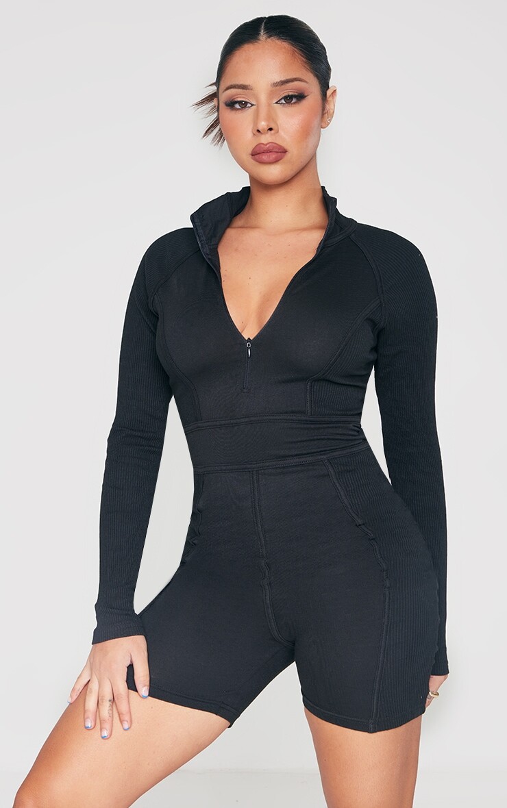 PrettyLittleThing Черный комбинезон с высоким воротником и контрастной вставкой в рубчик
PrettyLittleThing Черный комбинезон с высоким воротником и контрастной вставкой в рубчик