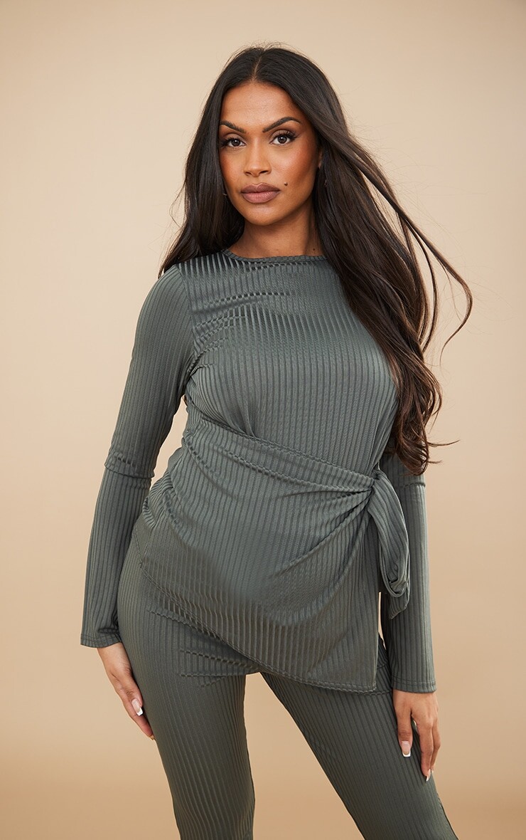 PrettyLittleThing Брюки цвета хаки для беременных с высокой талией и широкими рубчиками
PrettyLittleThing Брюки цвета хаки для беременных с высокой талией и широкими рубчиками