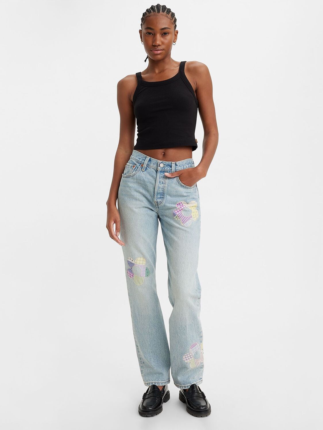Джинсы Levi's 501 с цветочным принтом в стиле пэчворк, свежие как ромашка
Джинсы Levi's 501 с цветочным принтом в стиле пэчворк, свежие как ромашка