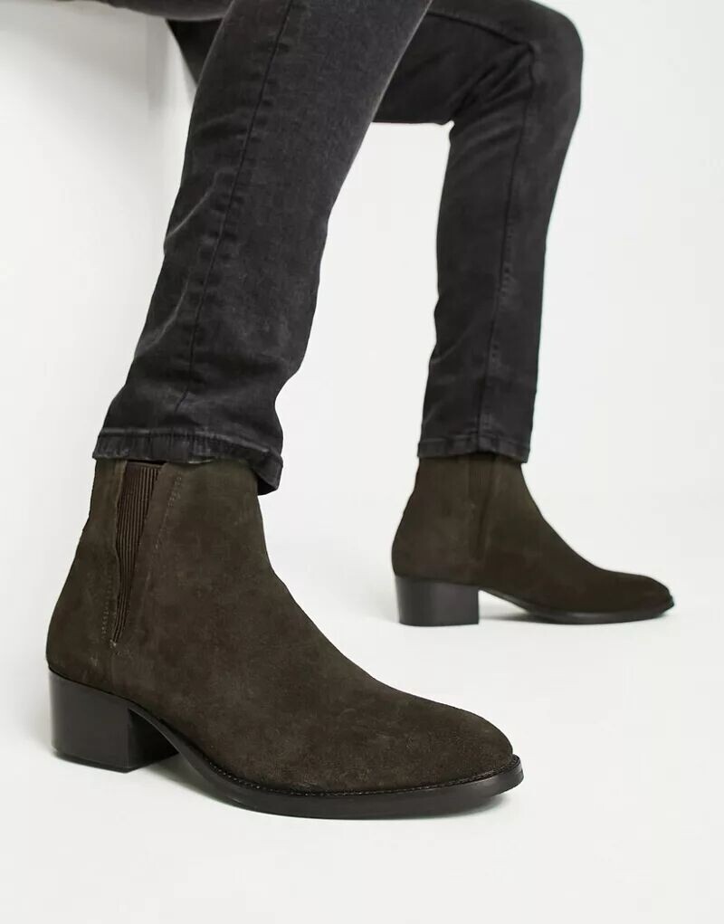 Ботинки челси H by Hudson Exclusive Abram из коричневой замши на кубинском каблуке
Ботинки челси H by Hudson Exclusive Abram из коричневой замши на кубинском каблуке