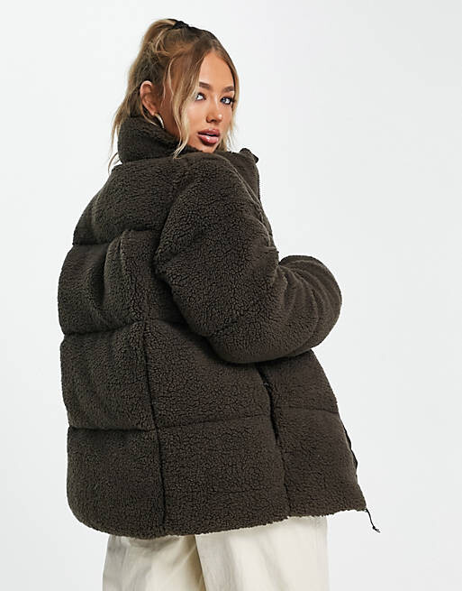 Коричневая пуховая куртка унисекс из шерпы Columbia Puffect эксклюзивно на ASOS, Коричневый
Коричневая пуховая куртка унисекс из шерпы Columbia Puffect эксклюзивно на ASOS, Коричневый