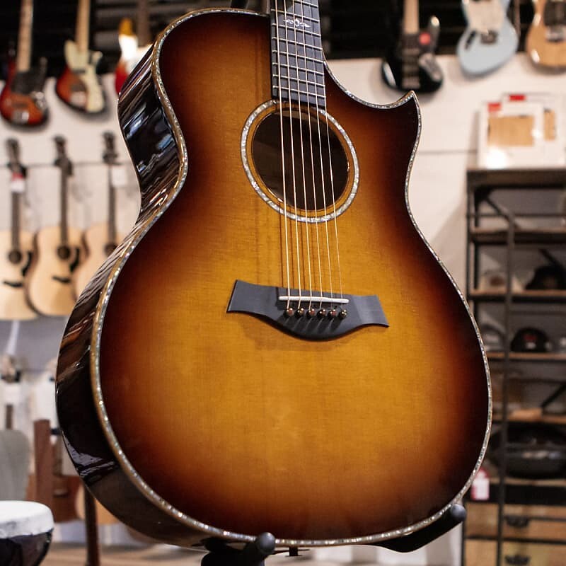 Taylor Custom Grand Auditorium #12 Maple/Lutz Spruce - SEB - Deluxe Hardshell Case Custom GA
Taylor Custom Grand Auditorium #12 Maple/Lutz Spruce - SEB - Deluxe Hardshell Case Custom GA
