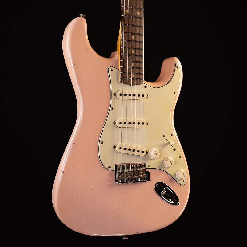 Fender Custom Shop 1960 Stratocaster Journeyman — супер выцветший состаренный розовый
Fender Custom Shop 1960 Stratocaster Journeyman — супер выцветший состаренный розовый