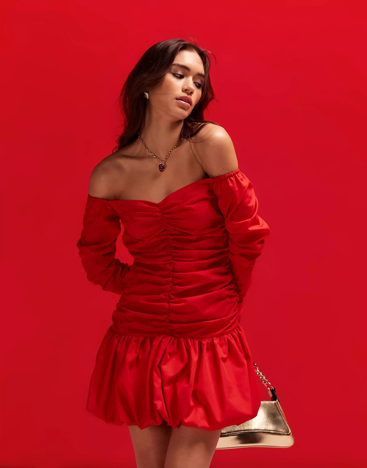 Платье Asos Design Off The Shoulder Ruched Bodice With Puffball Skirt, красный
Платье Asos Design Off The Shoulder Ruched Bodice With Puffball Skirt, красный