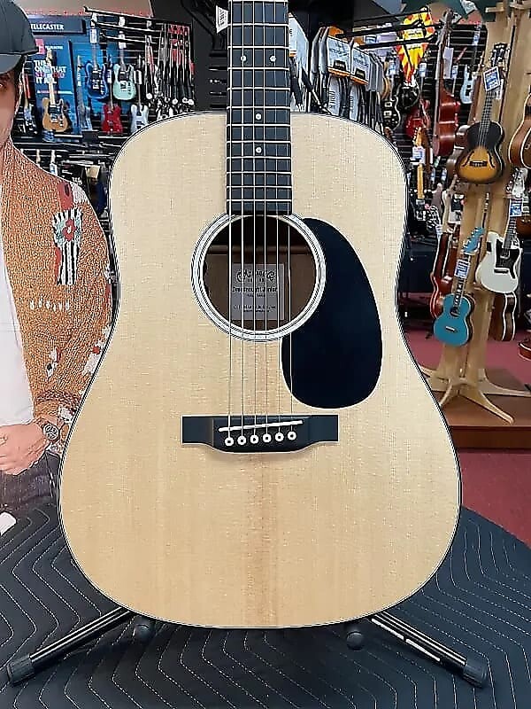 Акустическая электрогитара Martin D Jr-10E - натуральная ель D Jr-10E Acoustic-Electric Guitar - Natural Spruc
Акустическая электрогитара Martin D Jr-10E - натуральная ель D Jr-10E Acoustic-Electric Guitar - Natural Spruc