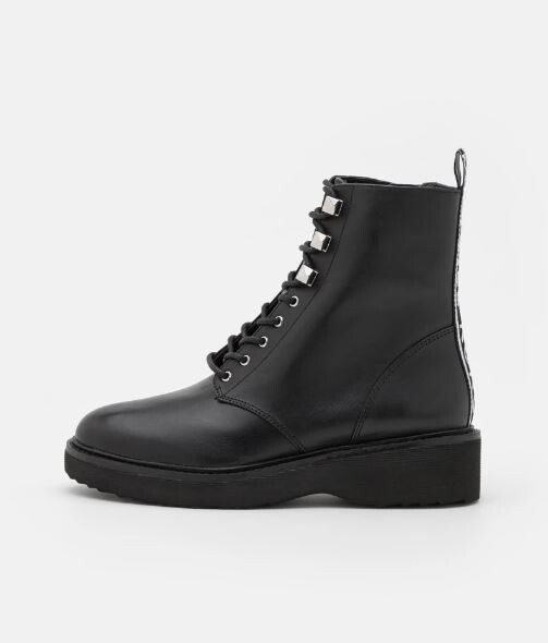 Ботинки Michael Kors Haskell Bootie Stivaletti Stringati, черный 
Ботинки Michael Kors Haskell Bootie Stivaletti Stringati, черный