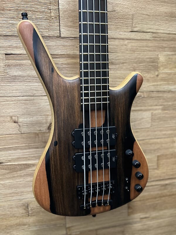 Басс гитара Warwick Teambuilt Corvette $$ 2023 Limited Edition 5- string Bolt-On Bass - Marbled Ebony #59/100 w/ soft case. New!
Басс гитара Warwick Teambuilt Corvette $$ 2023 Limited Edition 5- string Bolt-On Bass - Marbled Ebony #59/100 w/ soft case. New!