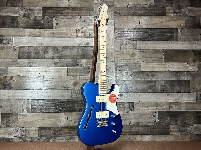 Squier Paranormal Cabronita Telecaster Thinline — синий Лейк-Плэсид с пергаментной накладкой Squier Paranormal Cabronita Telecaster Thinline - Lake Placid Blue with Parchment Pickguard
Squier Paranormal Cabronita Telecaster Thinline — синий Лейк-Плэсид с пергаментной накладкой Squier Paranormal Cabronita Telecaster Thinline - Lake Placid Blue with Parchment Pickguard