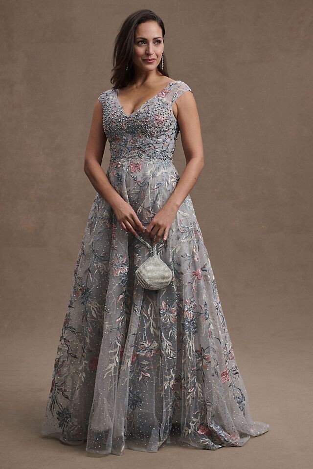 Платье Mac Duggal Emery А-силуэта с V-образным вырезом и ручной вышивкой, серый мотив
Платье Mac Duggal Emery А-силуэта с V-образным вырезом и ручной вышивкой, серый мотив