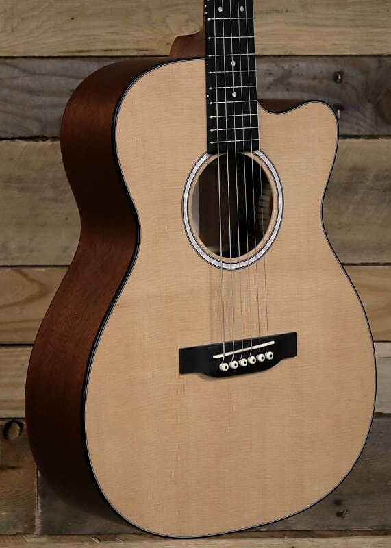 Акустическая/электрическая гитара Martin 000CJr-10E Natural с чехлом Martin 000CJr-10E /Electric Guitar w/ Gigbag
Акустическая/электрическая гитара Martin 000CJr-10E Natural с чехлом Martin 000CJr-10E /Electric Guitar w/ Gigbag
